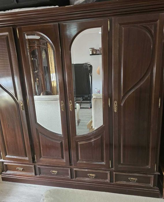 Guarda-fatos de 4 portas, madeira maciça, castanho escuro