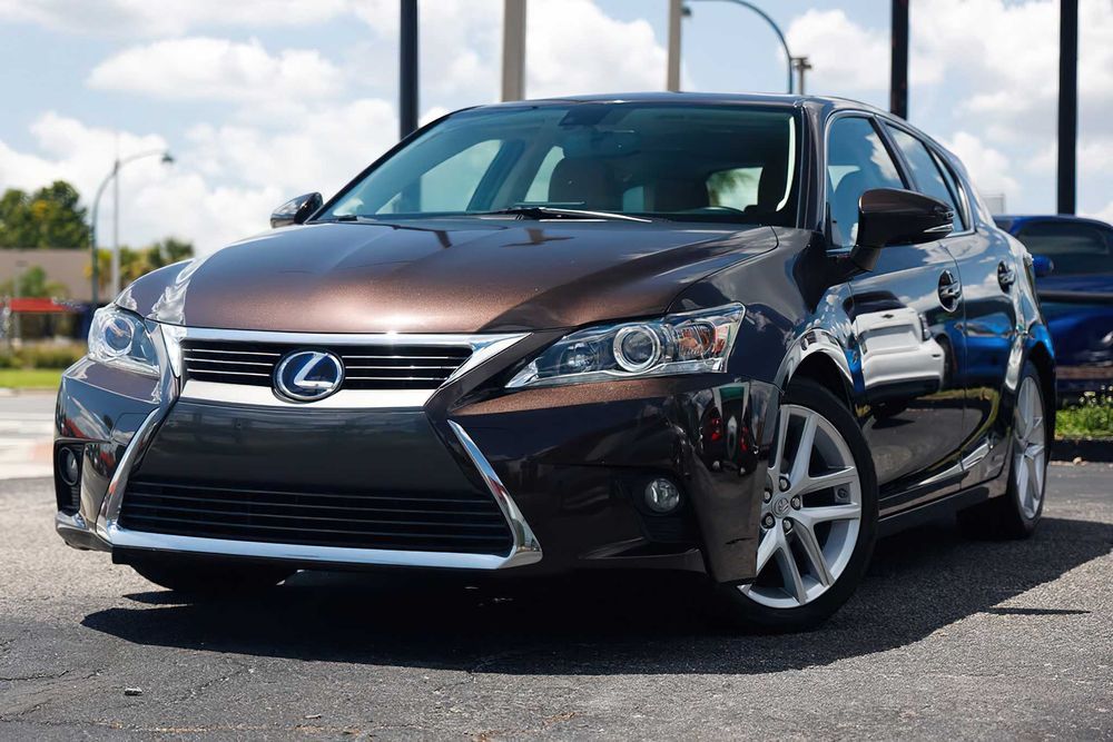 Lexus CT 200h      2017