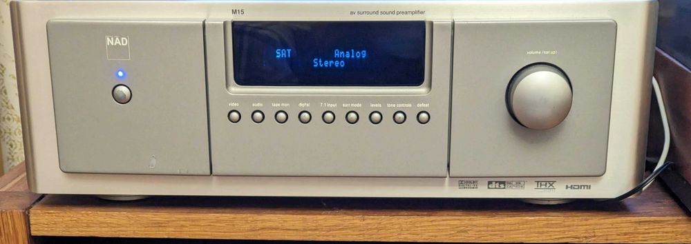 Предусилитель/процессор NAD M15 и NAD M15HD2/NAD M17HD2