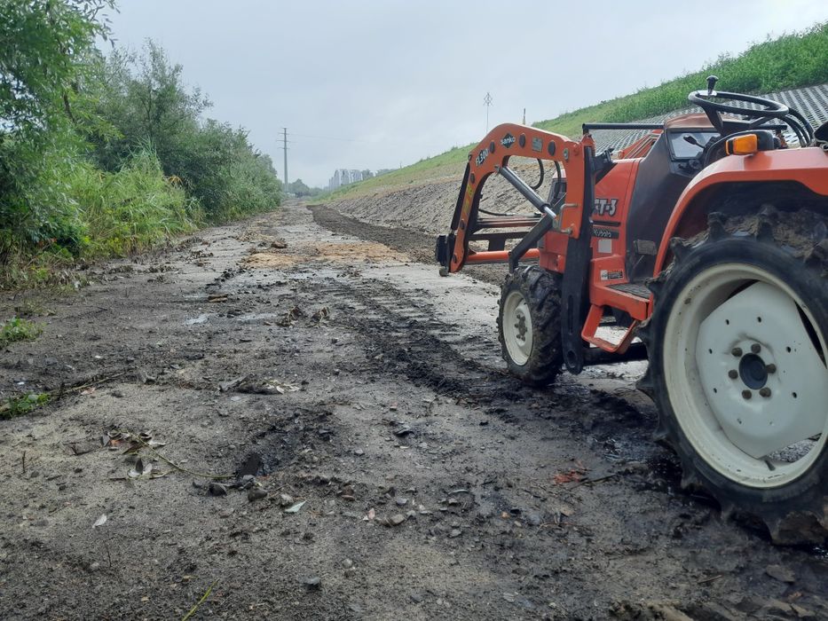 Glebogryzarka separacyjna usługi minitraktorem ogrodnicze