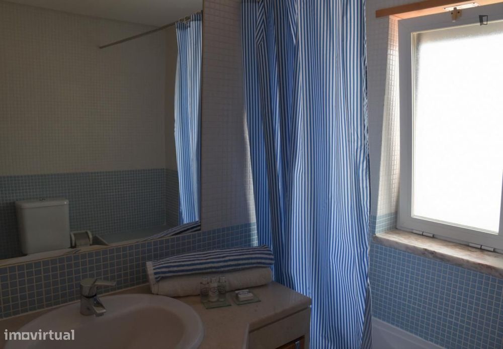 Quarto - localizado em Lisbon