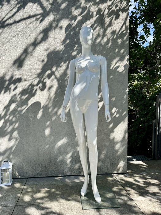 Manekin całopostaciowy damski biały 34 36 180cm szklana podstawa