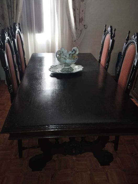 Mesa de madeira maciça antiga -Sala de Jantar