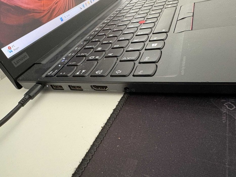Lenovo Octacore 15.6" i5/16GB/385Nvme como novo
