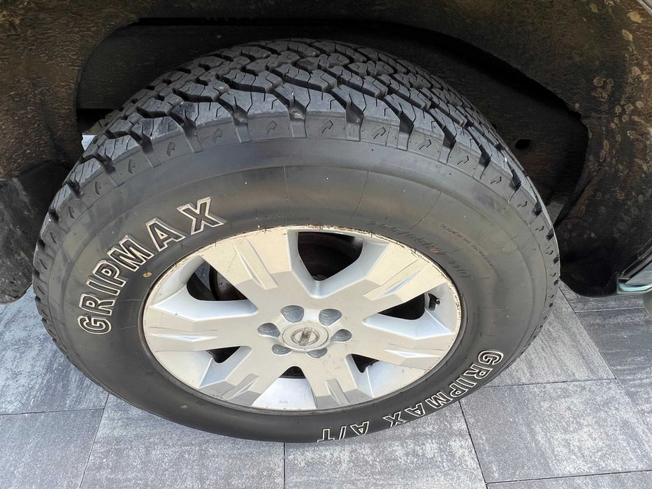 NISSAN PATHFINDER 2.5 DCI doskonały stan po remoncie blacharki 7- osób