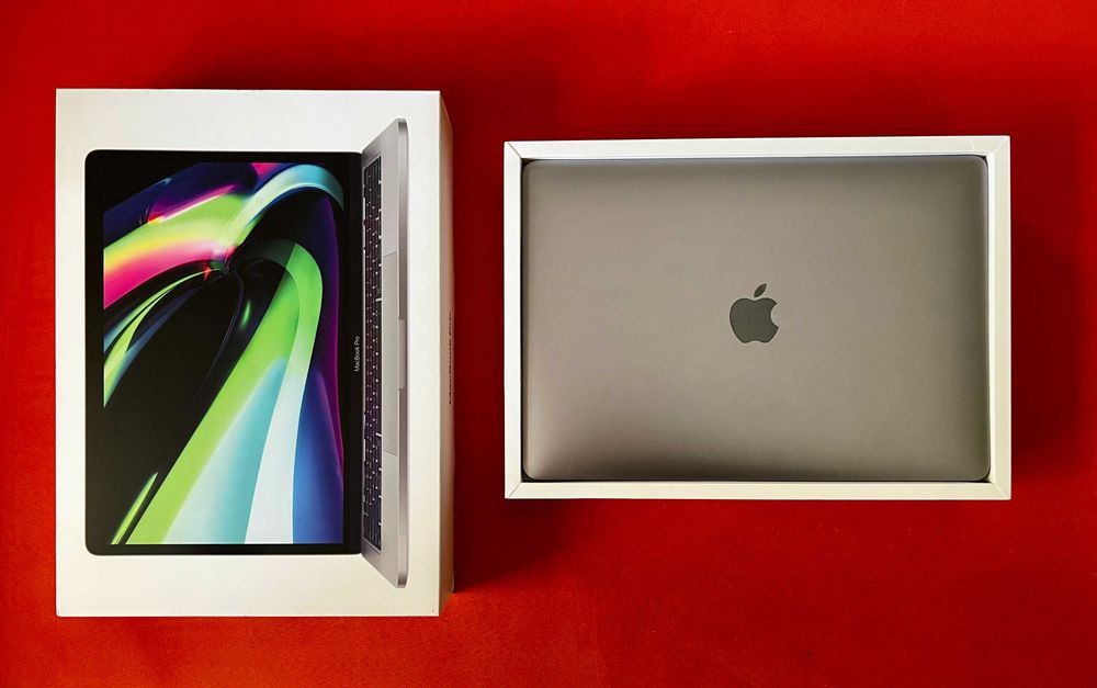 MacBook Pro de 13 polegadas com chip M1 da Apple Leiria, Pousos ...