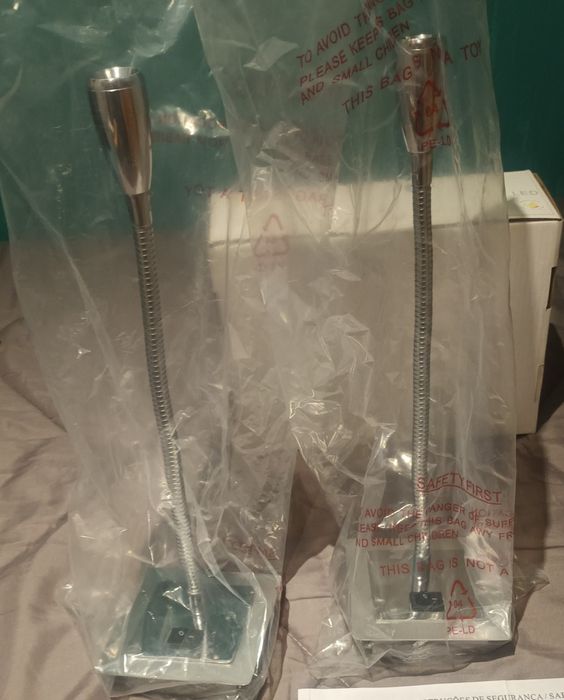 Candeeiros de parede Novos