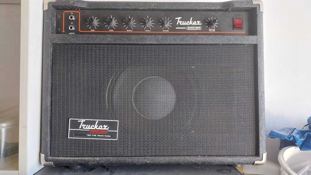 Trucker TR25R – wzmacniacz basowy (combo)