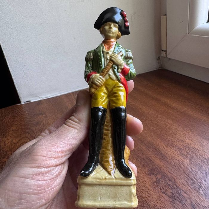 Figurka porcelanowa Żołnierz Francuski