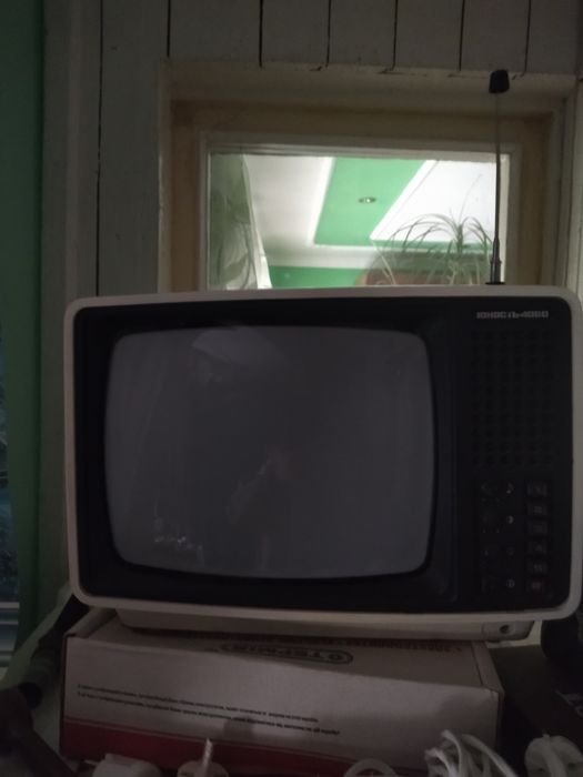 Продам малий телевізор Юність 406Д