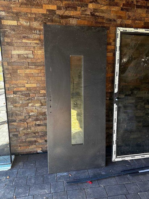 Двері вхідні металопластикові