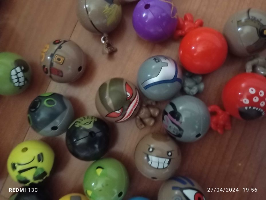 Bonecos em forma bolas