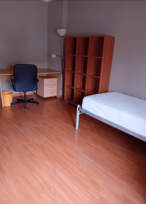 Quarto arrendar junto Egas Moniz