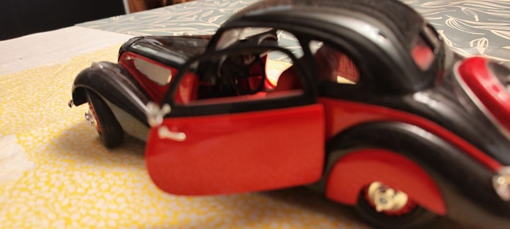 BMW 327 Guiloy 1:18