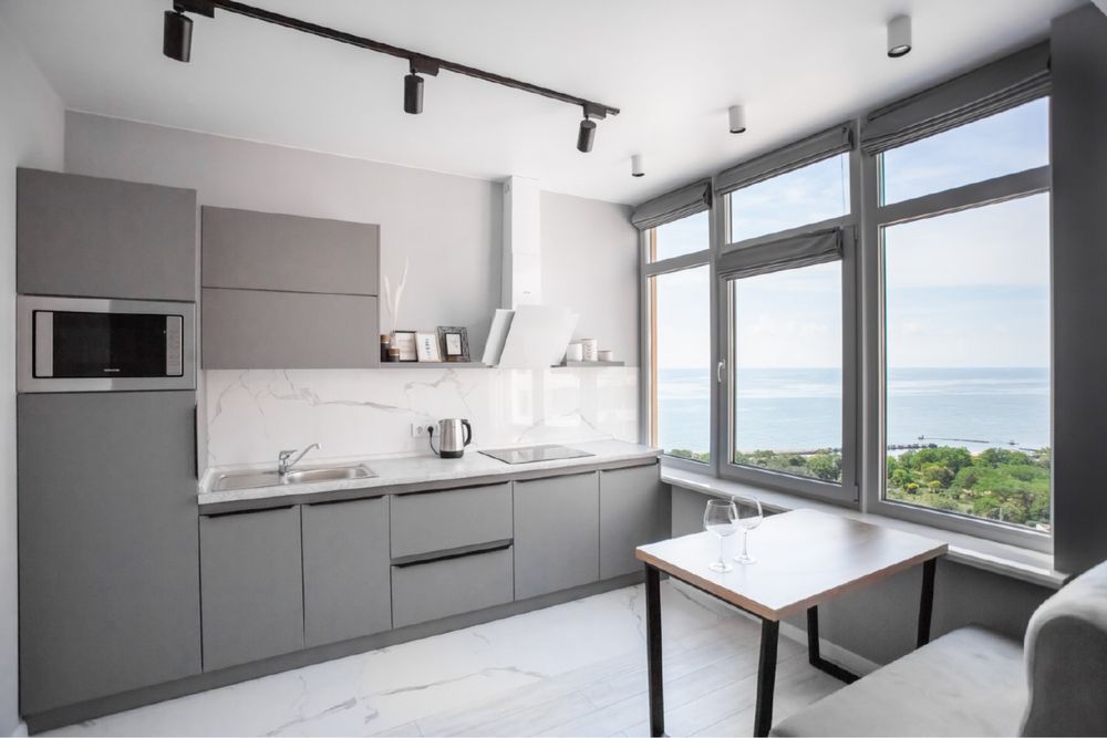 Аркадия,Каманина 44 жемчужина ,студия посуточно/долгосрочно видом моря