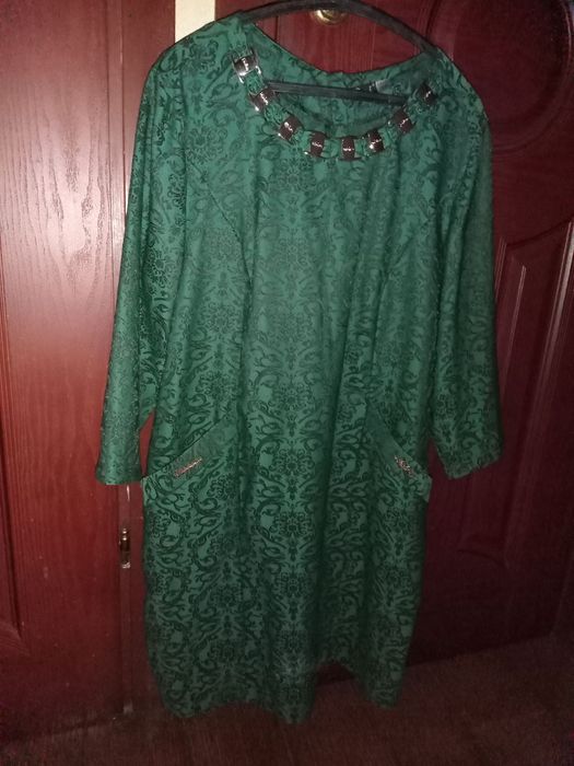 Плаття темно-зеленого кольору