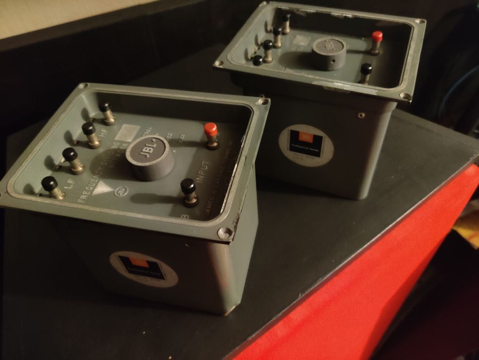 Crossovers JBL modelo 3110