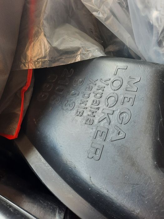 Підкрилки  ,арки.