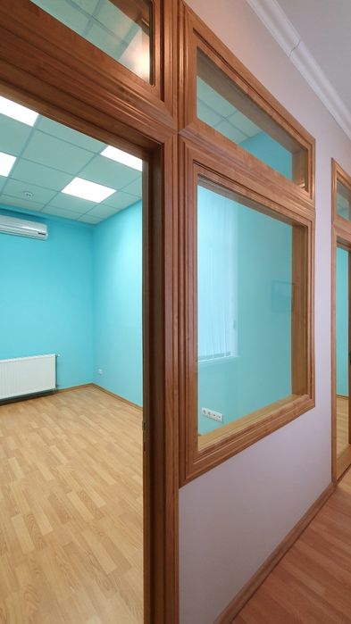 ПРОДАЖ ОФІСНОГО ПРИМІЩЕННЯ 69,1 м² в історичному центрі Мукачева