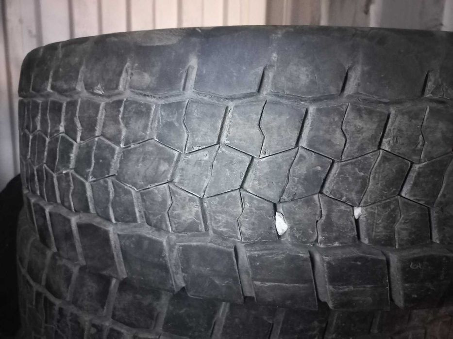 Шини 315/80R22.5 ведуча вісь тяга бв вживана резина Європа Bridgestone 10 - 12мм 2022-2024 роки шиномонтаж