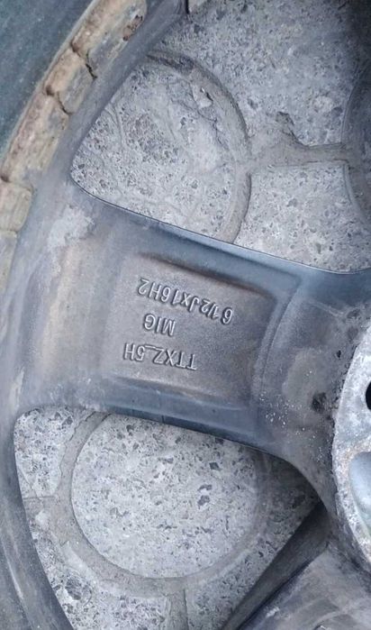 Диски взборі на фото Hyundai ionig 5*114.3 по Україні неїздили зарядка