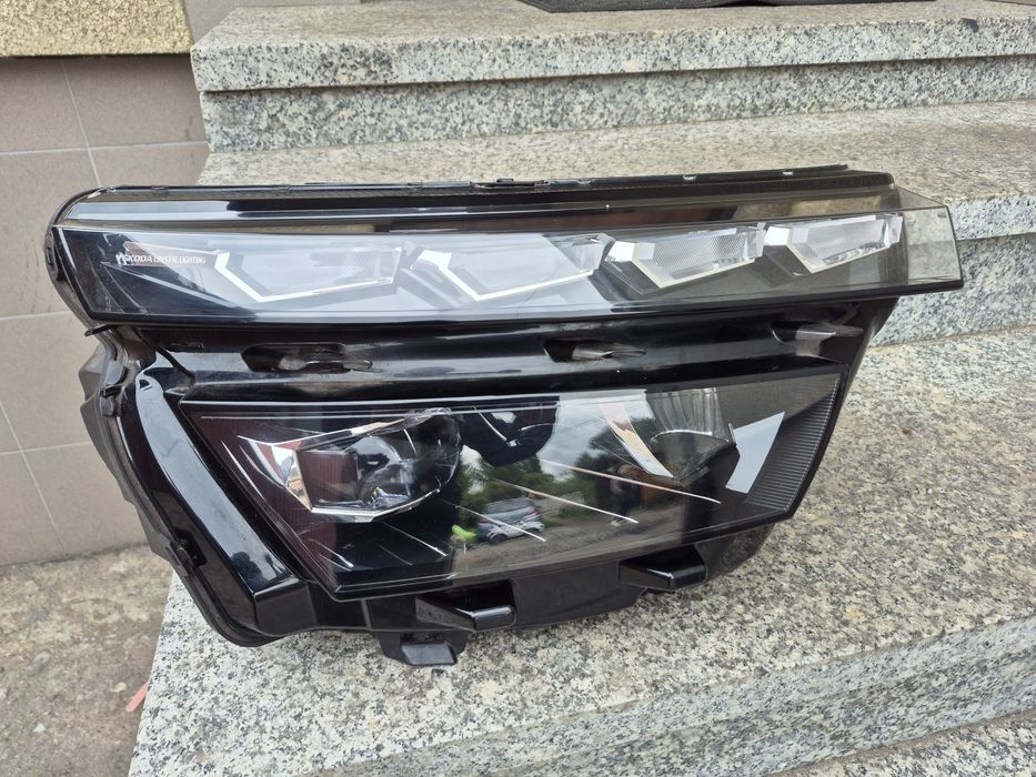 Lampa przód Skoda Kamiq