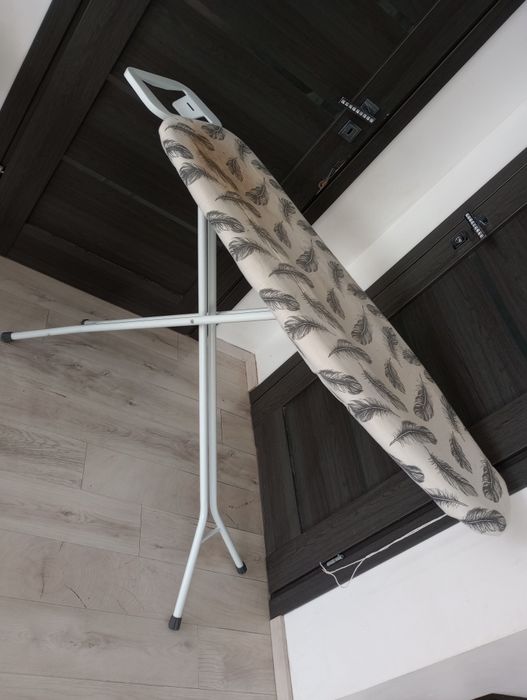 Deska do prasowania ubrań z regulacją