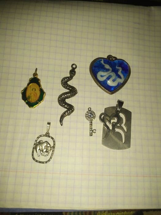 Кулоны бижутерия разные