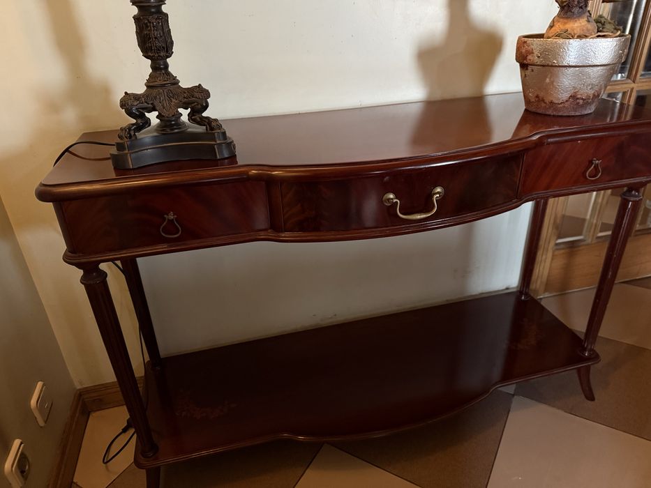 Consola com 3 gavetas