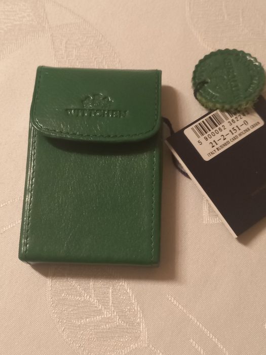 Skórzane etui  na karty i wizytówki