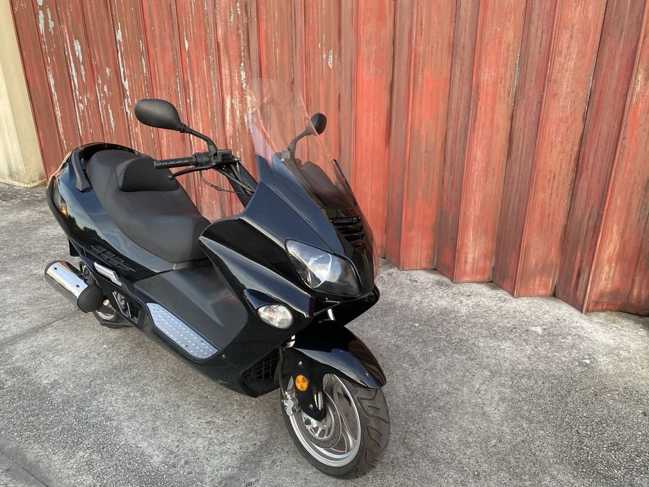 Scotter  Jonway YY250t    OTIMO ESTADO