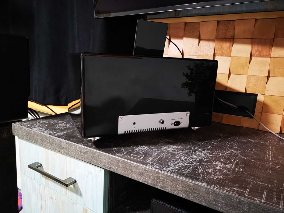 Geneva Sound System Model M: 6 000 грн. - Акустические системы