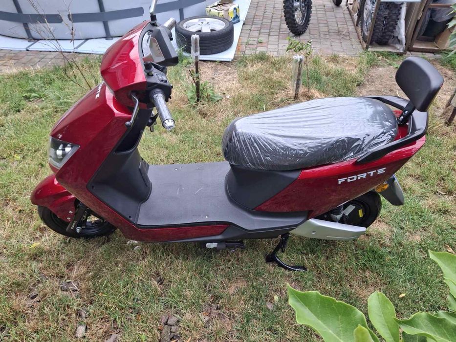 Скутер акумуляторний FORTE T3