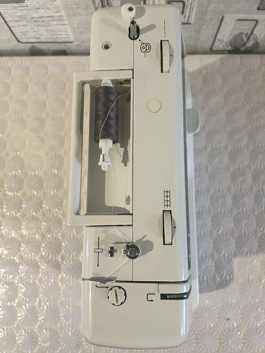 Швейная машина Minerva F819B