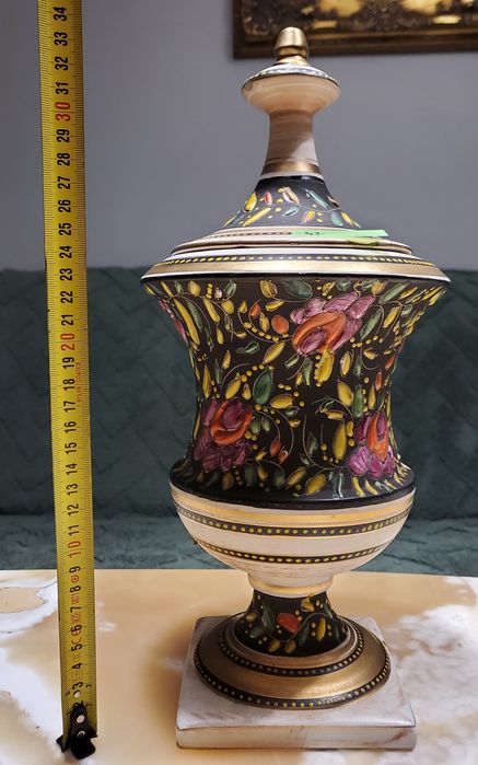 Ceramiczna waza ozdobna