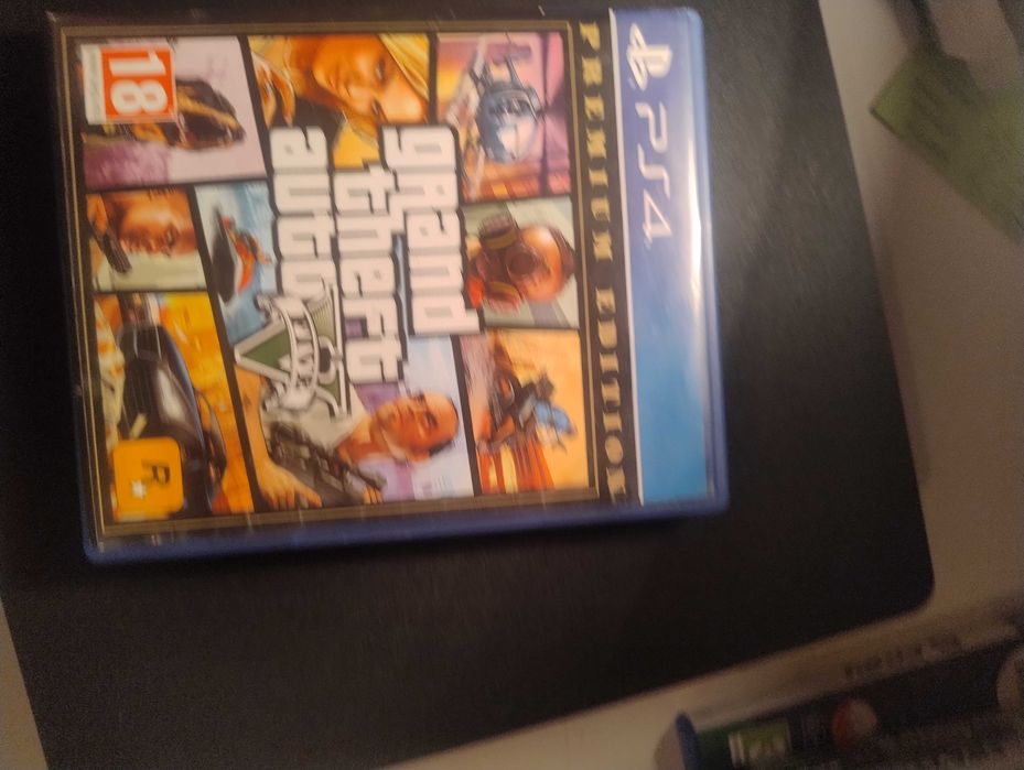 Sprzedam konsole PS4