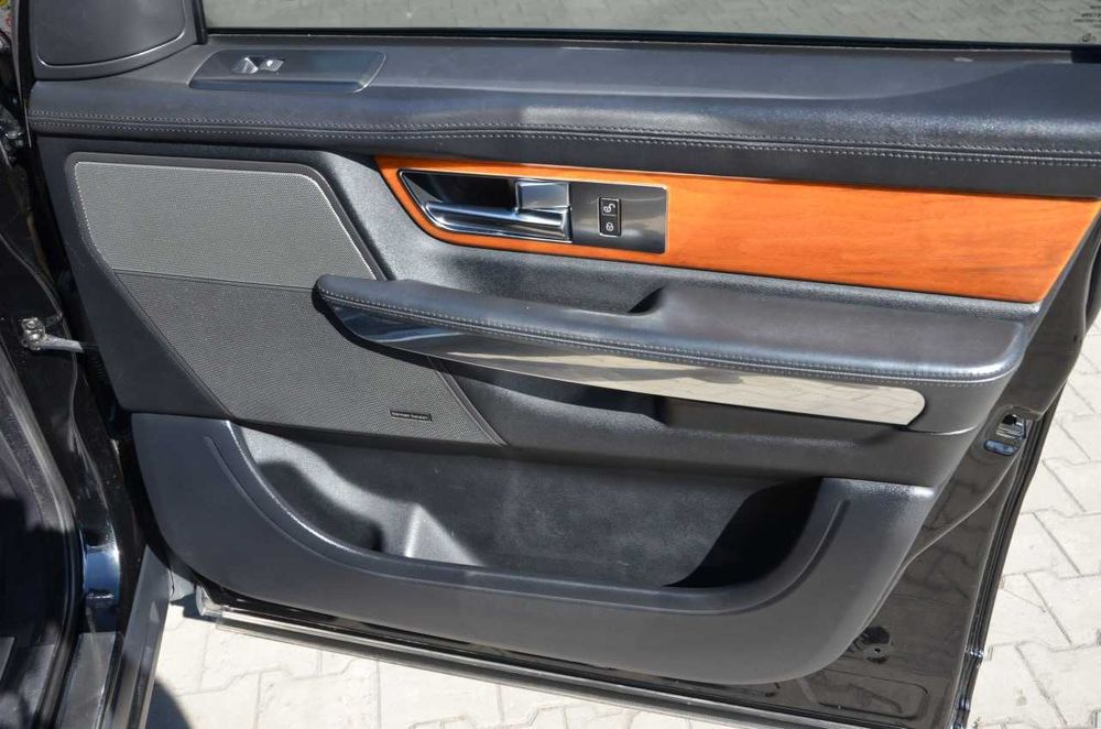 Продам LAND ROVER RANGE ROVER SPORT 5.0 LR V8 AWD Automatic 2011 года выпуска