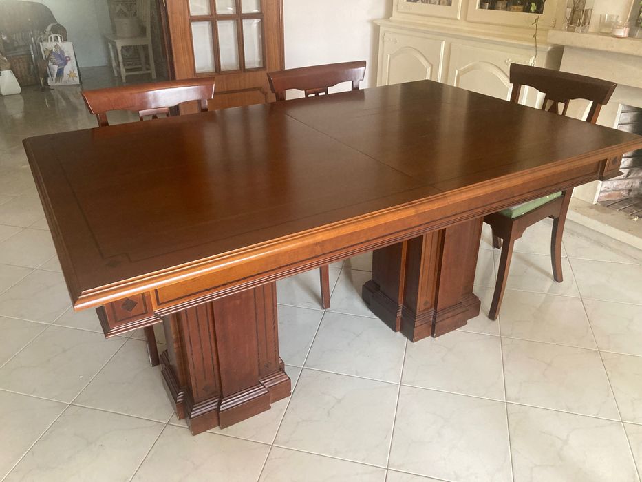 Mesa de jantar em cerejeira maciça