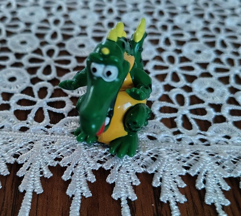 Figurki Kinder różne kolekcje 5 szt.