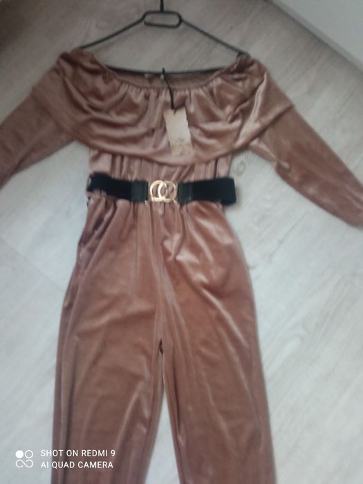 Nowy kombinezon welurowy