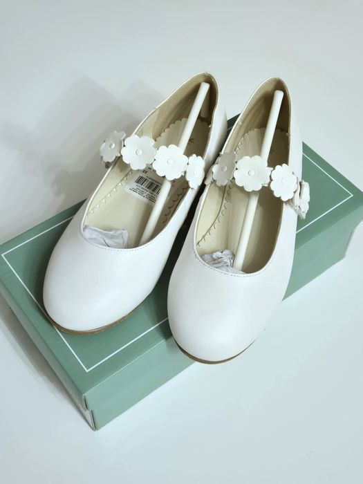 Sapatos de Presilha em Pele com Flores Coconut 33