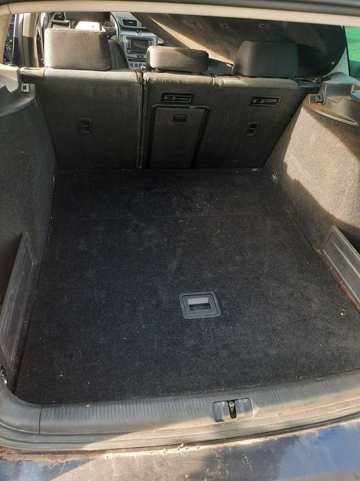 podłoga wykładzina bagażnika Volkswagen Passat B7 Kombi