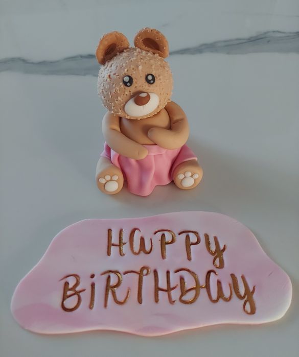 Figurka na tort z masy cukrowej miś