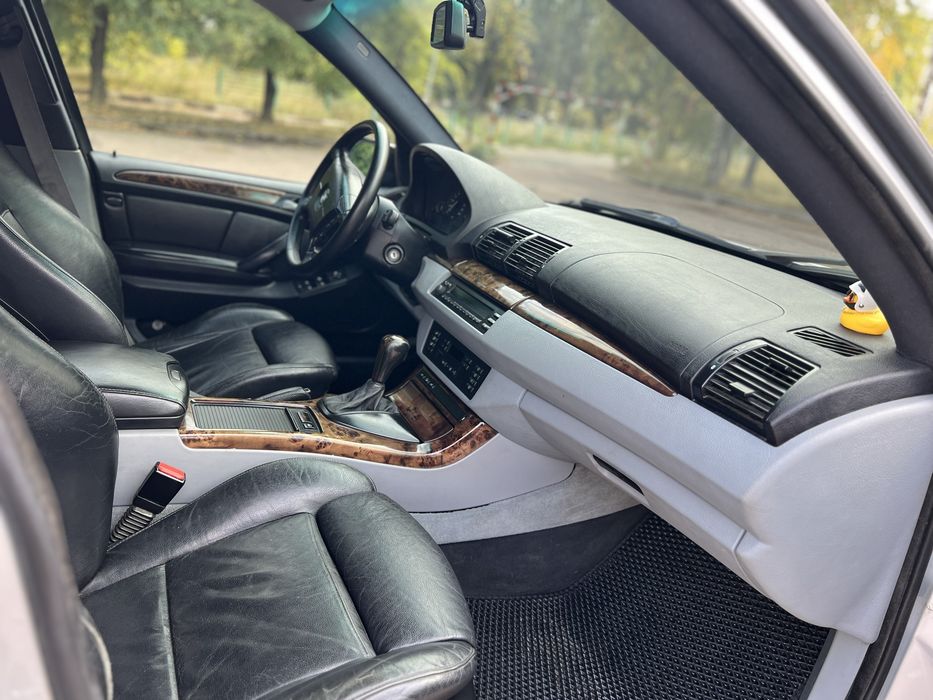 Продам BMW x5 e53