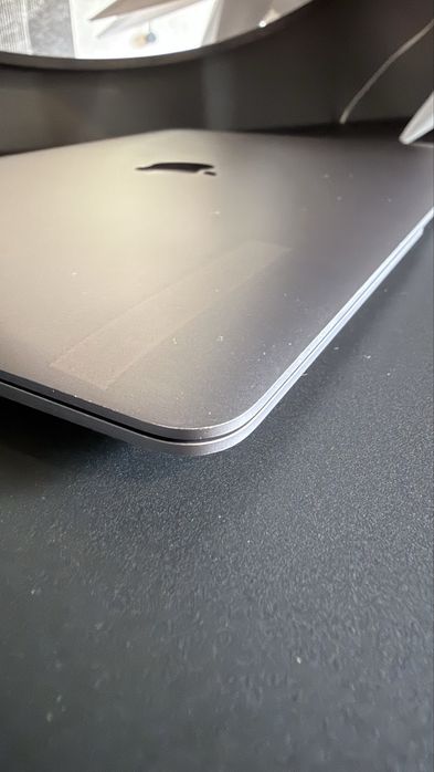 MacbBook Air A2337 M1 8 GB  256 GB super stan bateria 88%