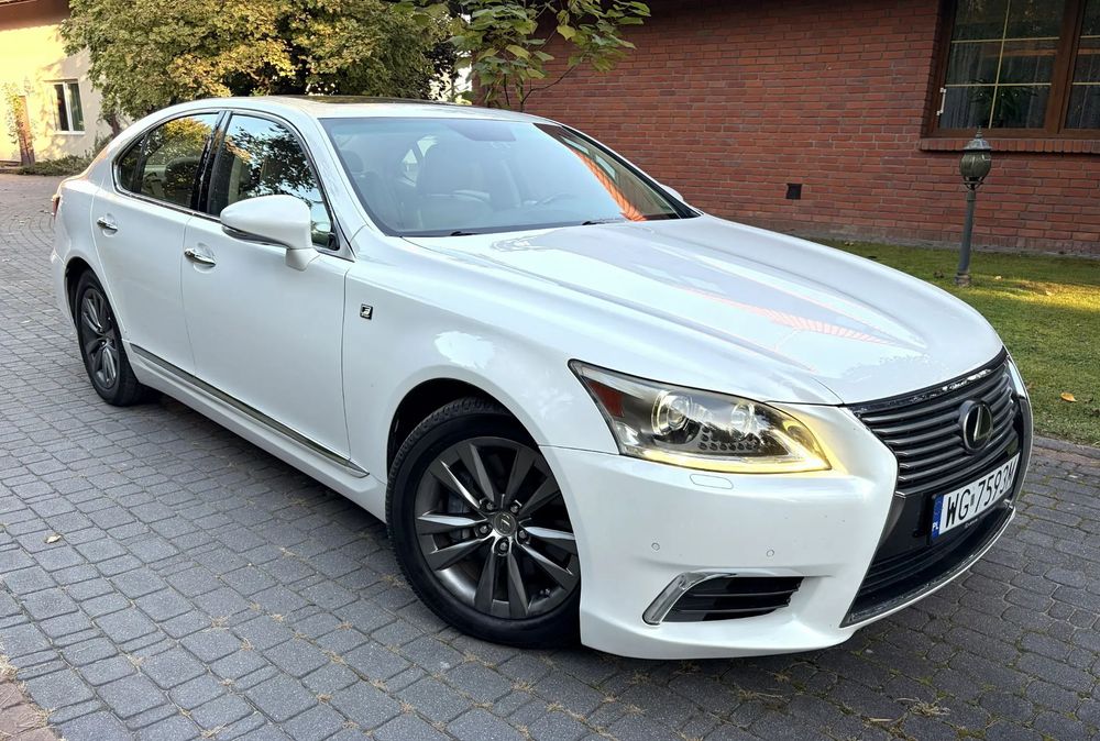 Lexus LS