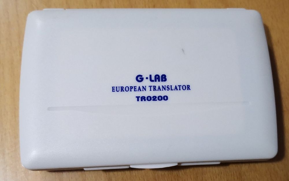 Tradutor de 7 línguas, calculadora etc.