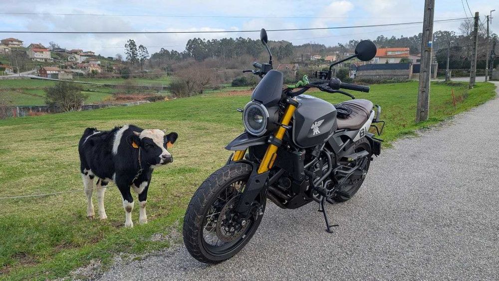 Moto Morini Seiemmezzo SCR 650 - 2024 - 6.550 km - c/ Garantia oficial
