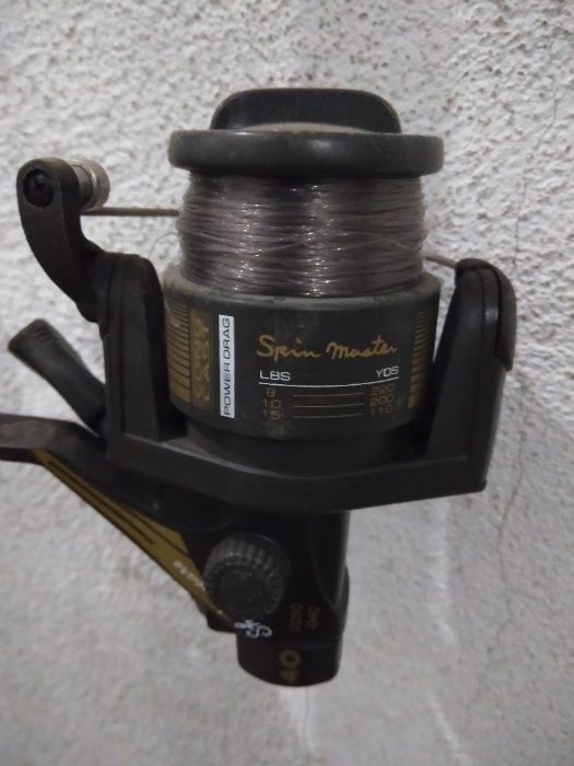 Cana de pesca e respetivo carreto