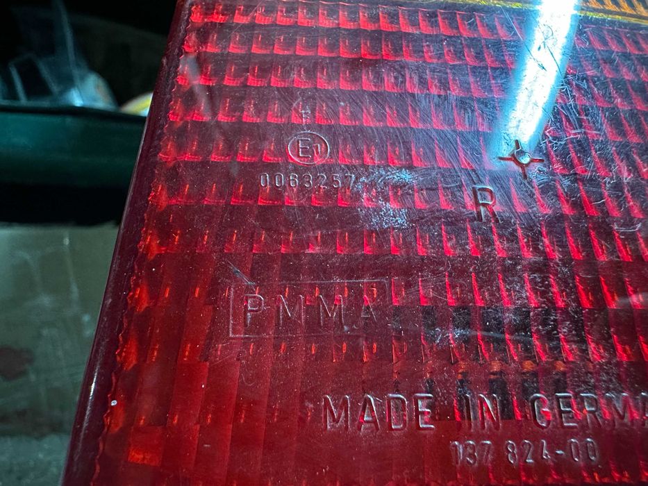 Правый задний фонарь для Ford Escort VII Estate 91AG13A602, 137824-00